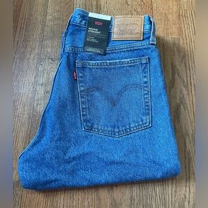 Levi Wedgie Straight